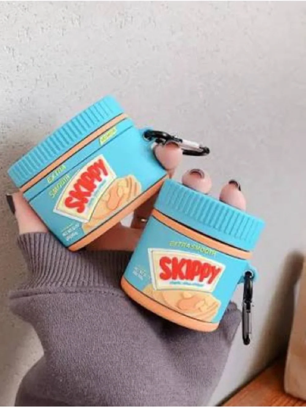 Skippy-Inspired Blue Silicone AirPods Case with Carabiner